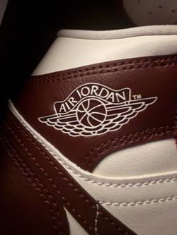 Red Jordan 1’s Mid