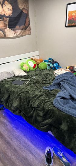 Bed Fram Queen Size