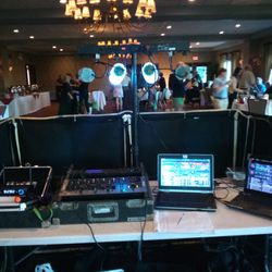 Dj KAroke System With Amp Speakers Microphones Amp Case And Pc
