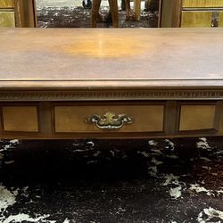 Vintage Early American Wood Coffee Table – Faux Drawer Accent