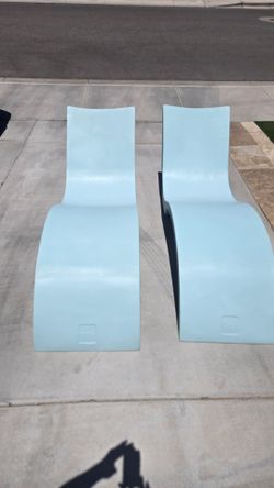 Ledge lounger