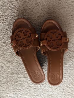 Tory Burch wedge size 7