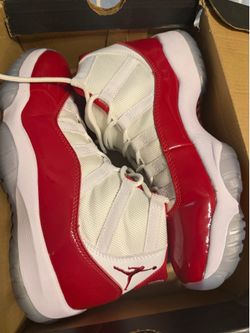 Men's Jordans size 9