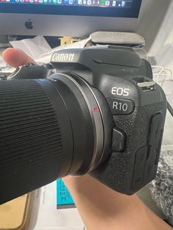 Mint Canon EOS R10 Mirrorless Camera with 18-150 Lens