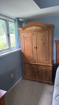 Armoire/TV cabinet, two piece