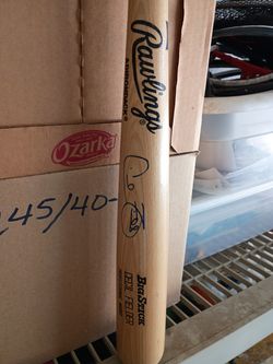 Rawlings ADIRONDACK,(AUTHENTIC AUTOGRAPH Cecil Fielder's (PROFESSIONAL MODEL BAT