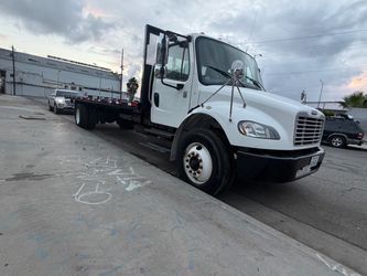 FREIGHTLINER M2 FLATBED