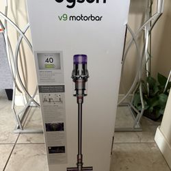  New  Dyson V9 Motorbar 