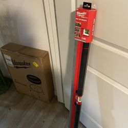 Milwaukee Stool & 48” Leveler