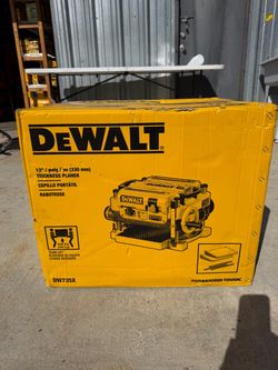 Dewalt 13 THICKNESS PLANER