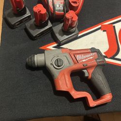 Milwaukee M12 RotoHammer
