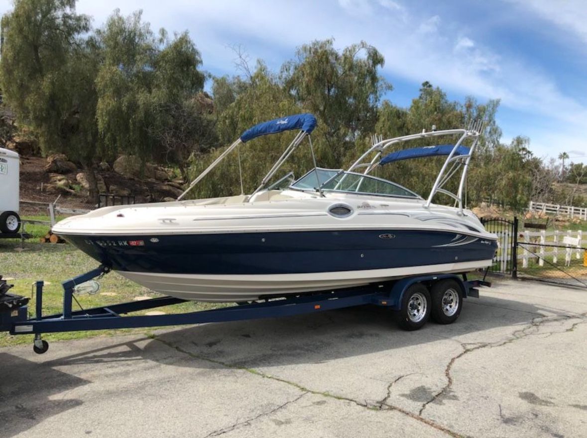 2006 Sea Ray 240 Sundeck