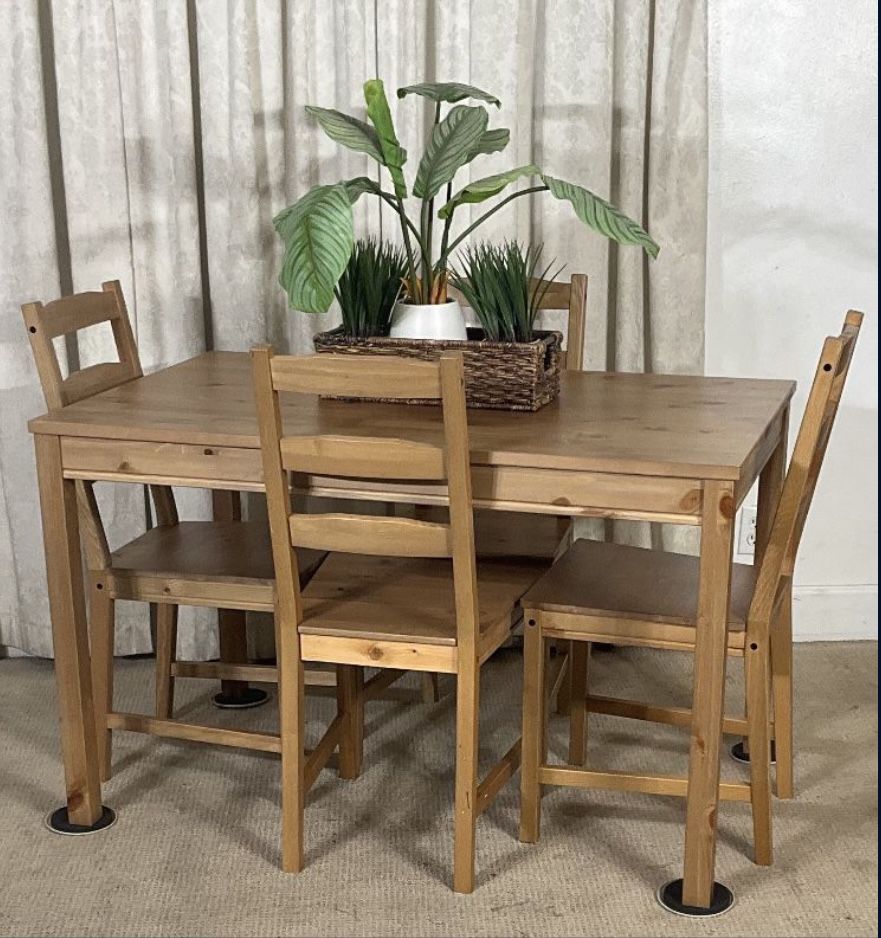 Compact IKEA Kitchen Table & 4 Chairs. LIKE NEW!