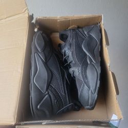 Black PUMAS (Kids)