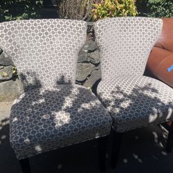 Accent Chairs 