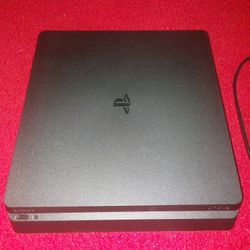 Play Station 4 Slim