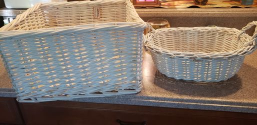 White Wicker Baskets 