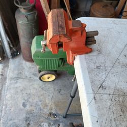 Bench Vise 