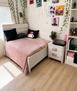 🛏️ Full Size Bedroom Set – Bed Frame, Nightstand & 6-Drawer Dresser – $125