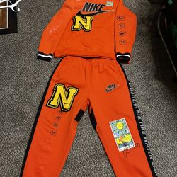 SIZE XL ORANGE NIKE SWEATSUIT $200
