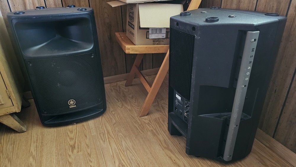 Yamaha MSR400 powered Speakers