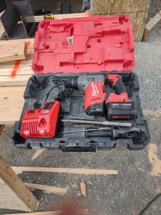 Milwaukee Rotary Hammer