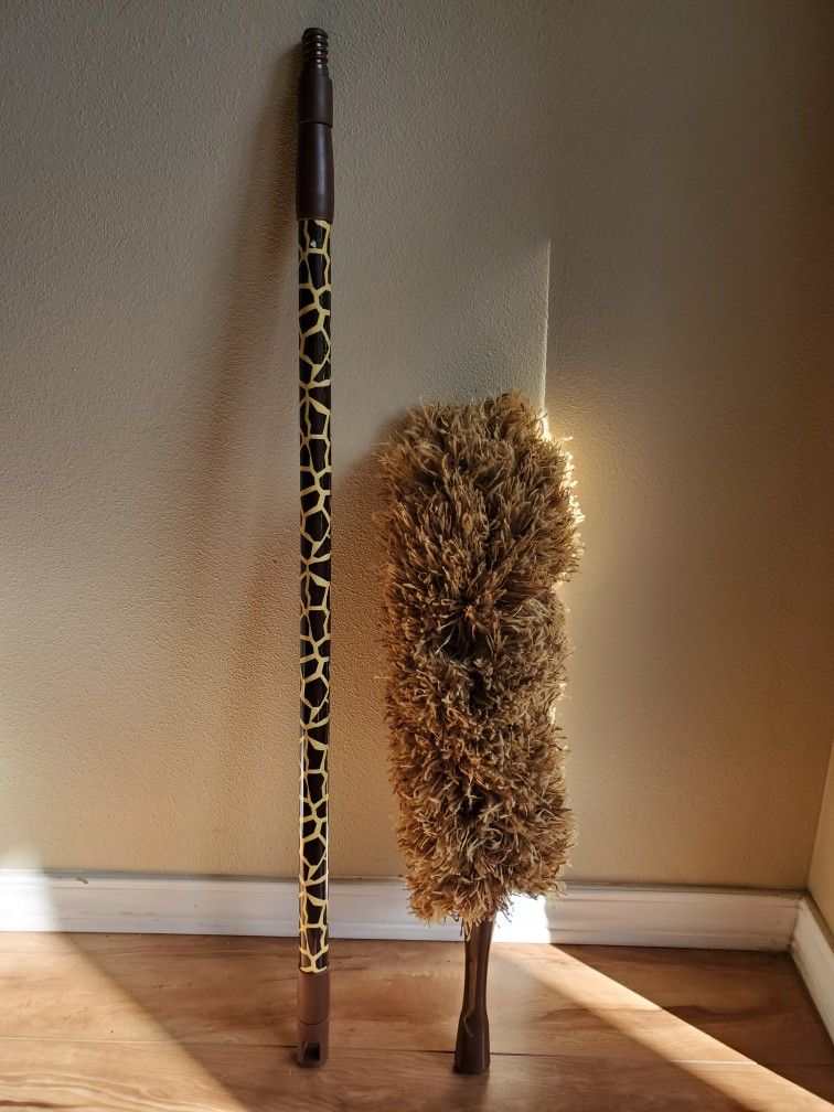 Like New Duster with Extension Pole