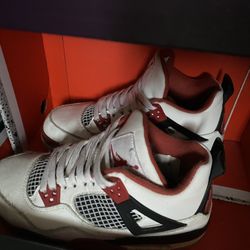 Air Jordan 4 Retro Fire Red 
