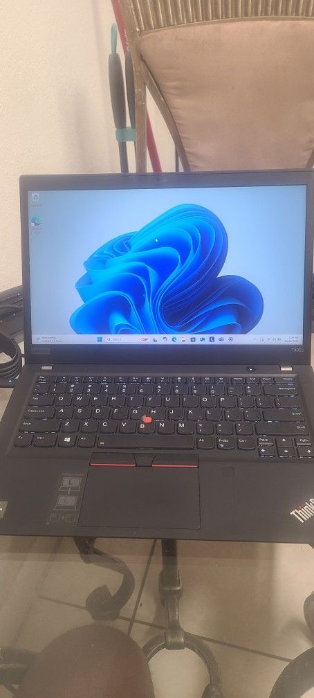 Lenovo ThinkPad T495s AMD Ryzen 7 Pro 3700u 2.3GHz 16GB Ram 512GB SSD Windows 11