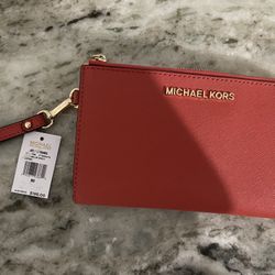 Micheal Kors Wristlet 