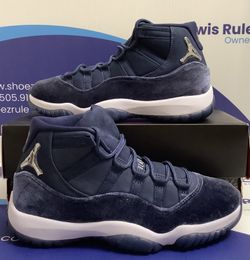 Size 8W|Like New Air Jordan 11 Midnight Navy Velvet Women’s Size 8