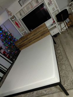 Queen Size Bed 
