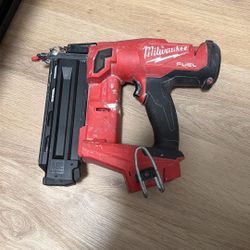 Milwaukee M18 18 ga Brad Nailer