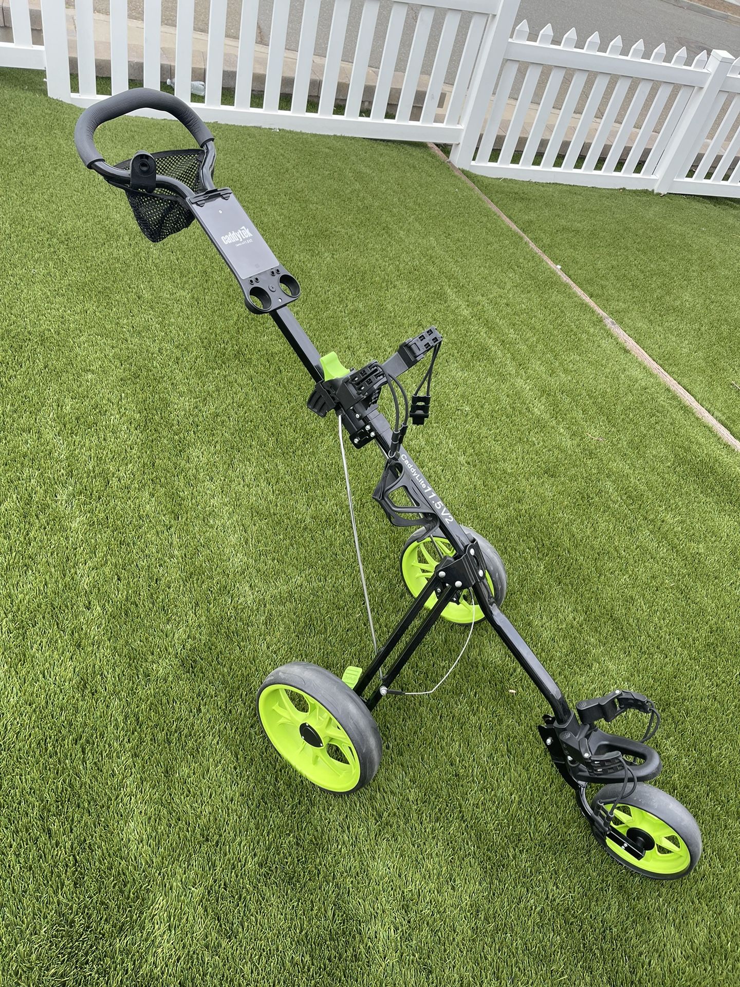 CADDYTEK Caddylite 11.5 v2 Golf Push Cart for Sale in Chula Vista, CA