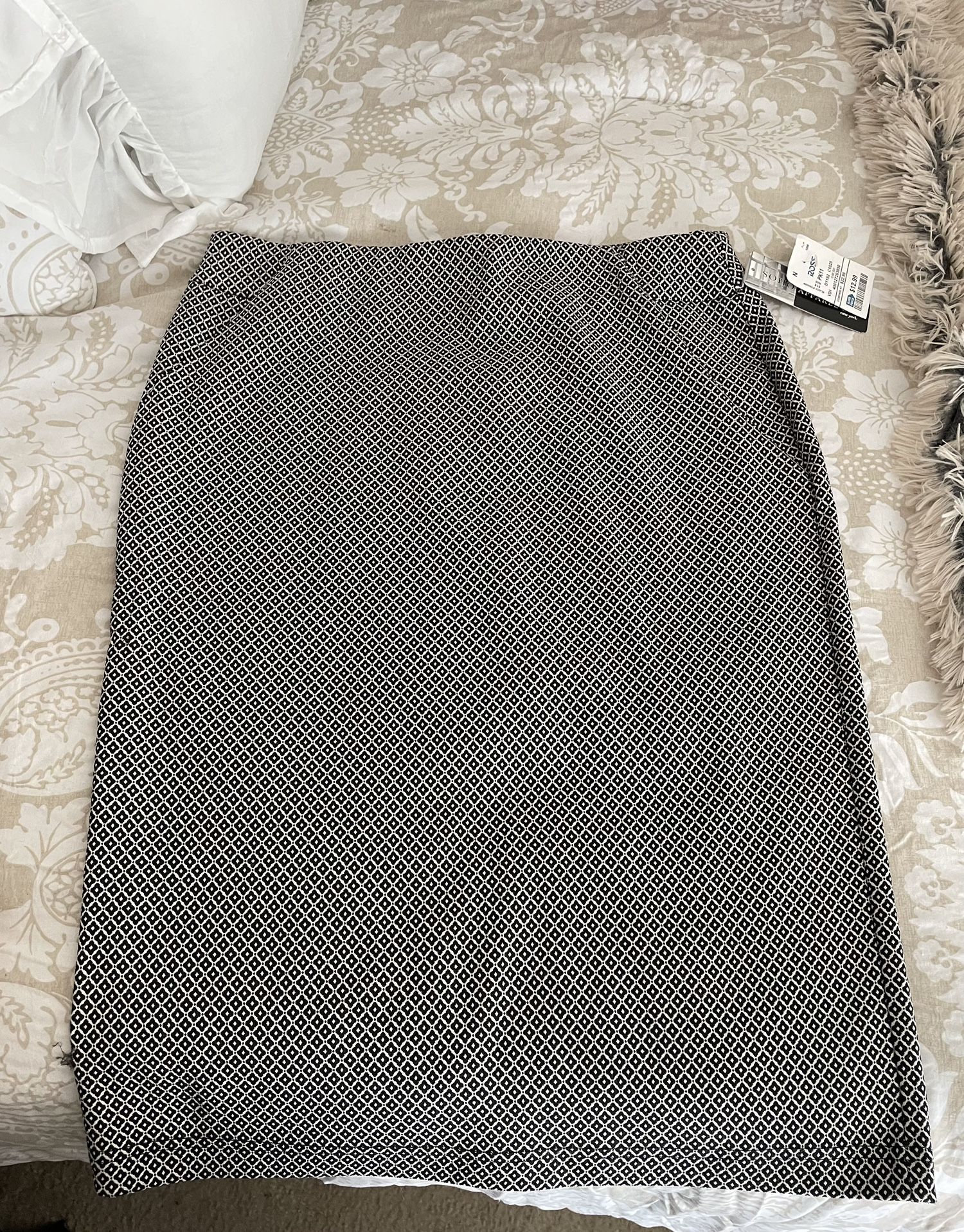 Black And White Design Pencil Skirt