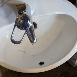 Free Bathroom Sink, No Cracks Or Chips