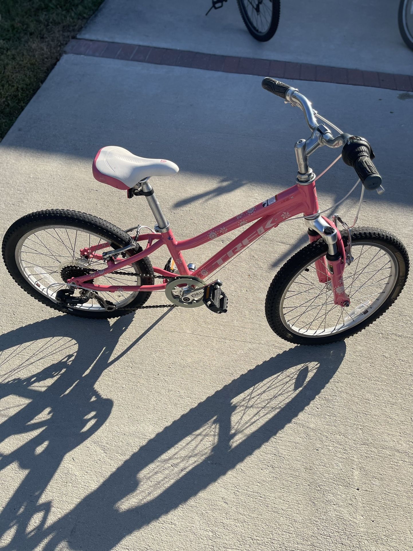 Girls Trek MT 60 - Pink