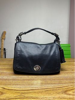 Coach Black Leather Turnlock Shoulder Bag