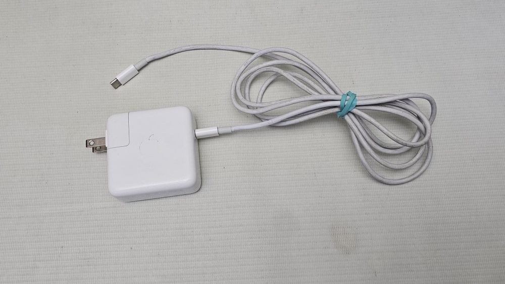 Genuine 70W USB-C AC Adapter With Cord A2743 for APPLE MacBook iPad iPhone