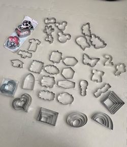 50+ assorted cookie cutters & decorating supplies