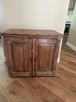 Distressed Hutch