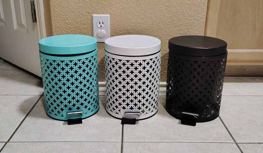 Step Trash Cans (w/ original tags!)