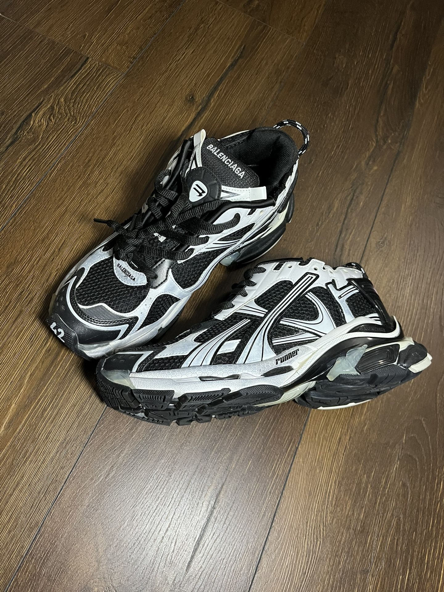 π₯ Balenciaga Runner Sneakers β Black & Silver Street Luxe π₯