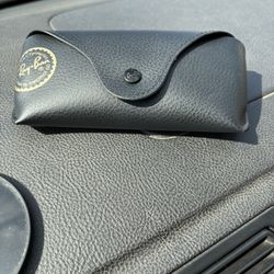 Ray . ban brown Sunglasses (New )Really Nice 