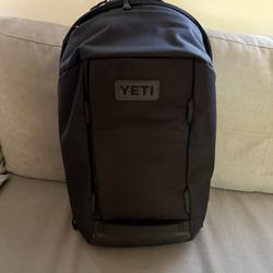Yeti Crossroads backpack 27L