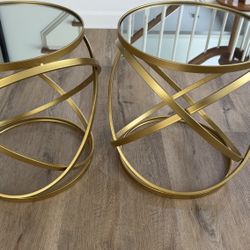 2 Set Of End Table 