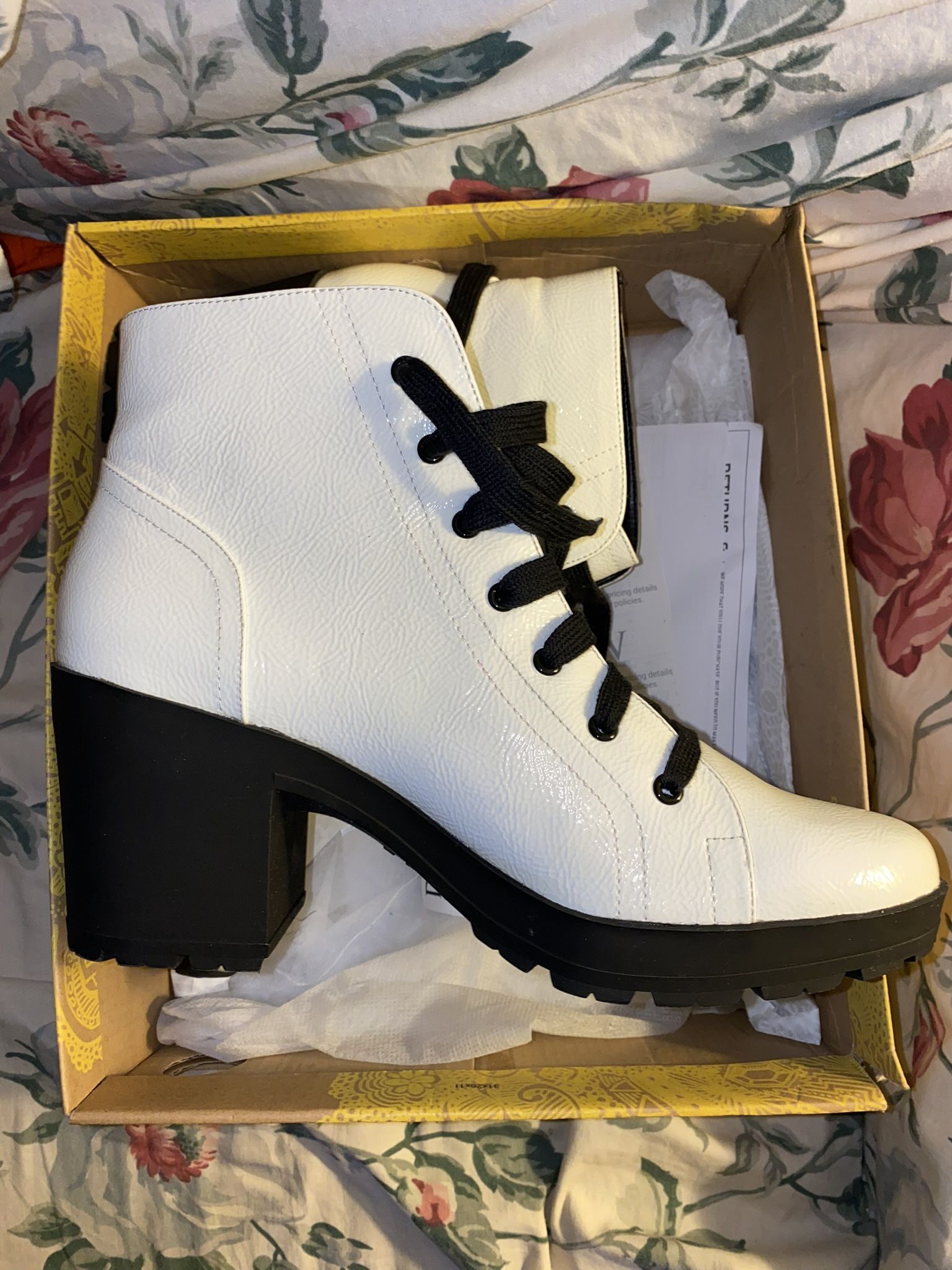 New In Box Women’s Mix No 6 White Combat Boots