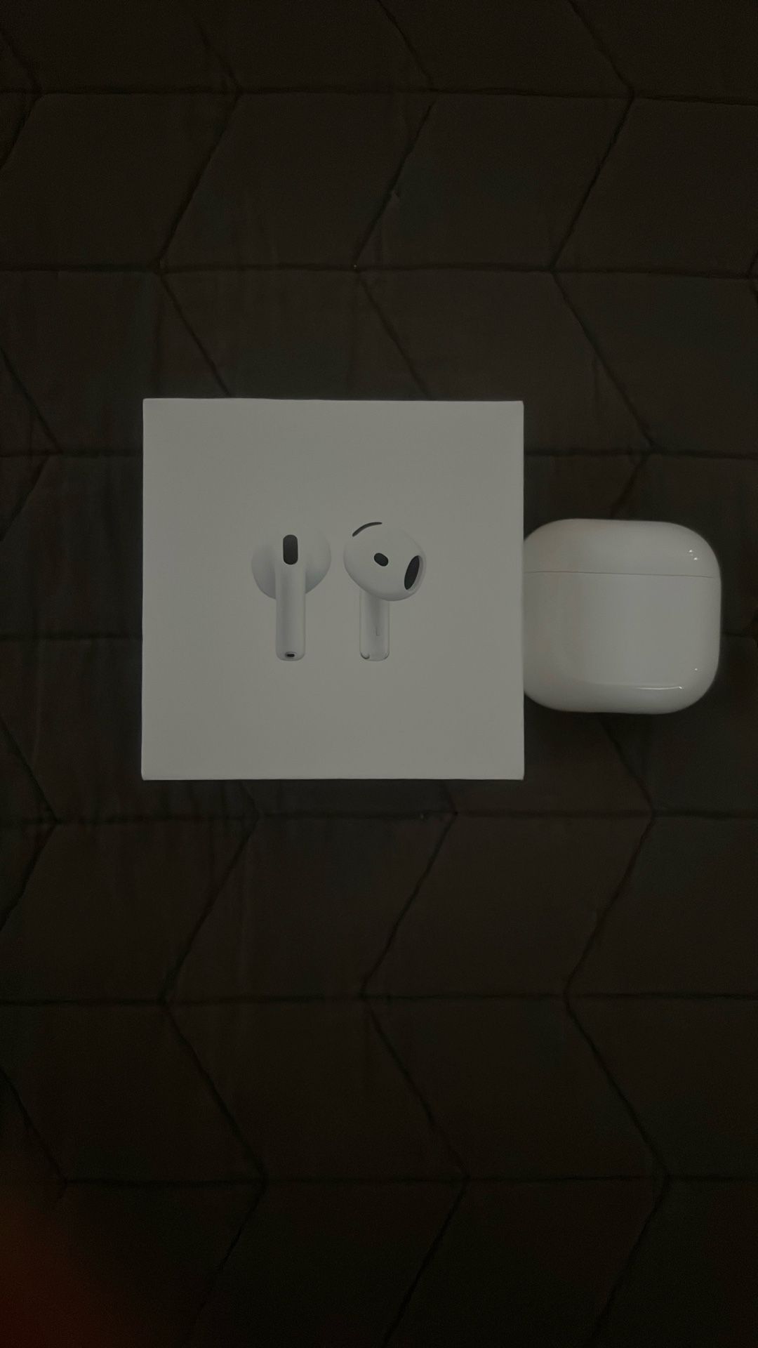 Like New Apple AirPods 4