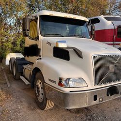 2003 volvo vnl In Perfect Conditions 