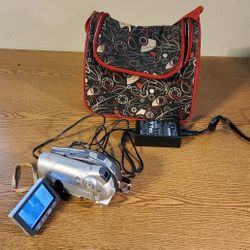 Canon DC100A DVD Camcorder Video Camera kit. Tested. Working.